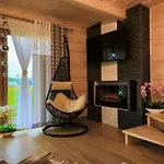 Dream House 606-436-626 *